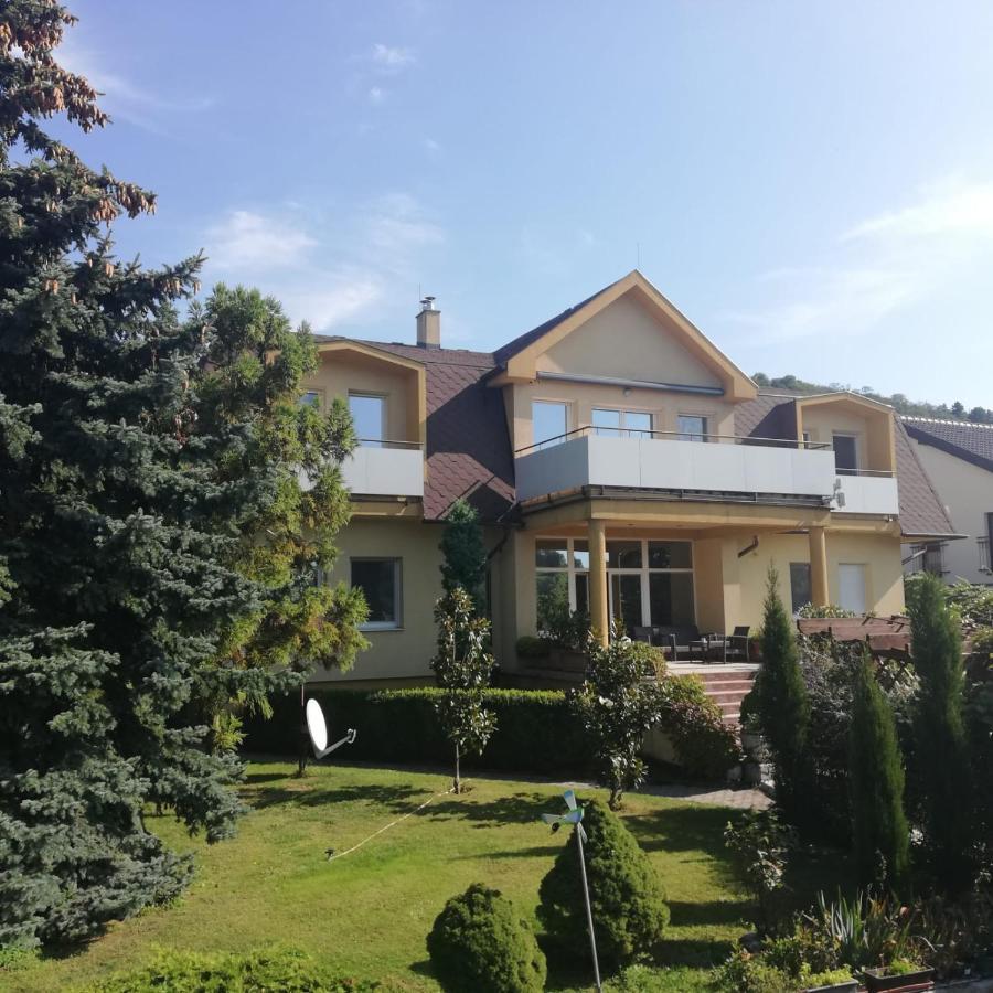 Готель Rezident Consult S.R.O. Братислава Екстер'єр фото